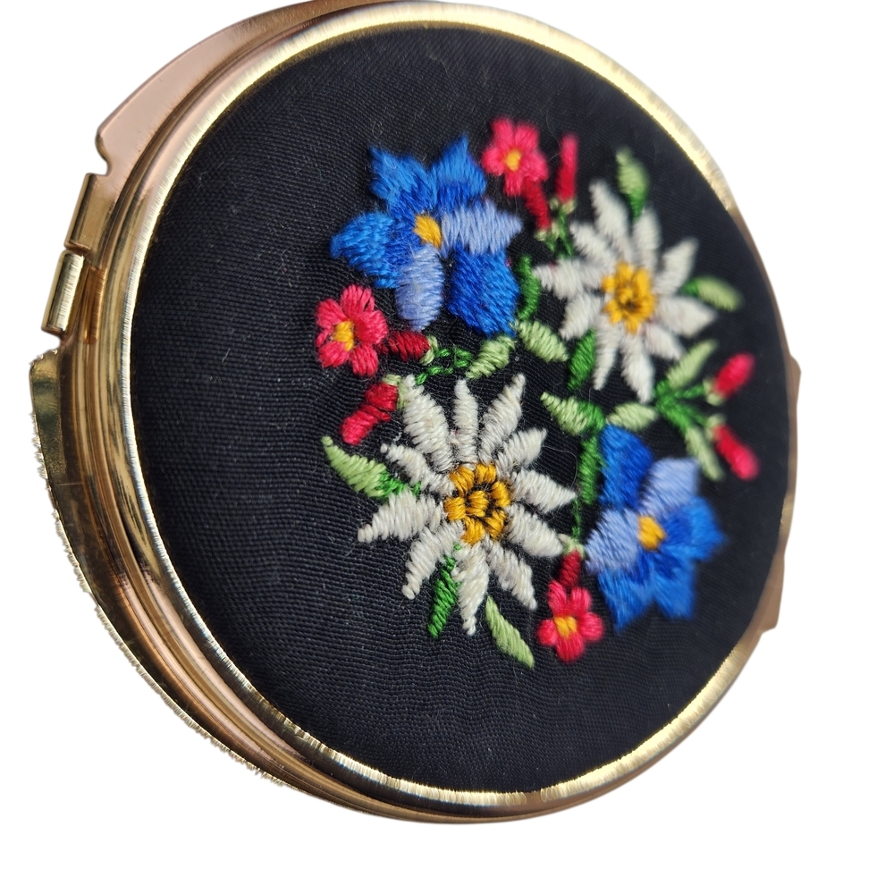 Vintage Swiss Floral Embrodered Compact Purse Dresser Double Sided Hand Mirror - Picture 4 of 10